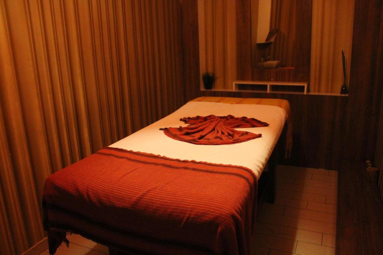 Istanbul River Hotel Esterno foto