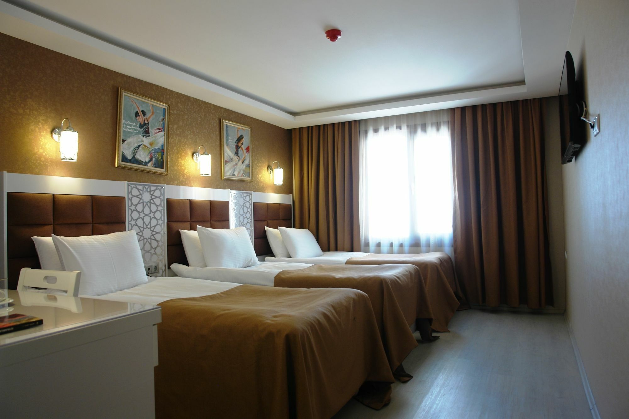 Istanbul River Hotel Esterno foto