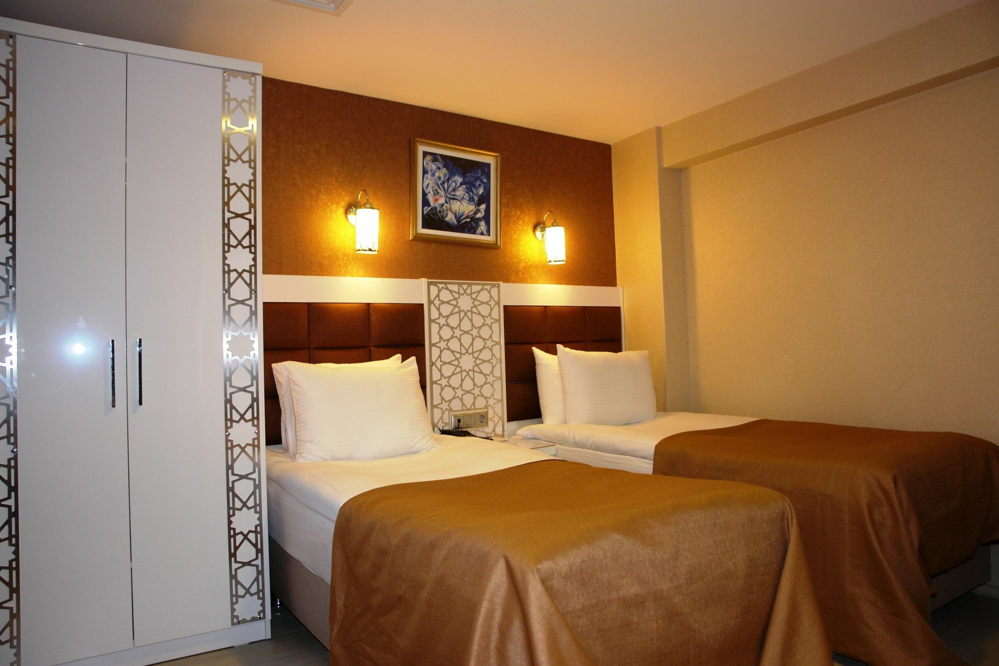 Istanbul River Hotel Esterno foto