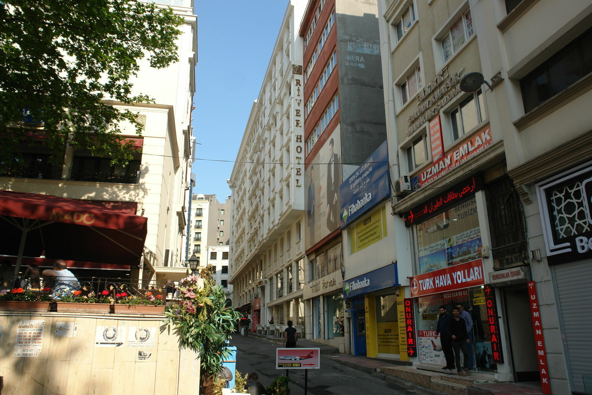 Istanbul River Hotel Esterno foto